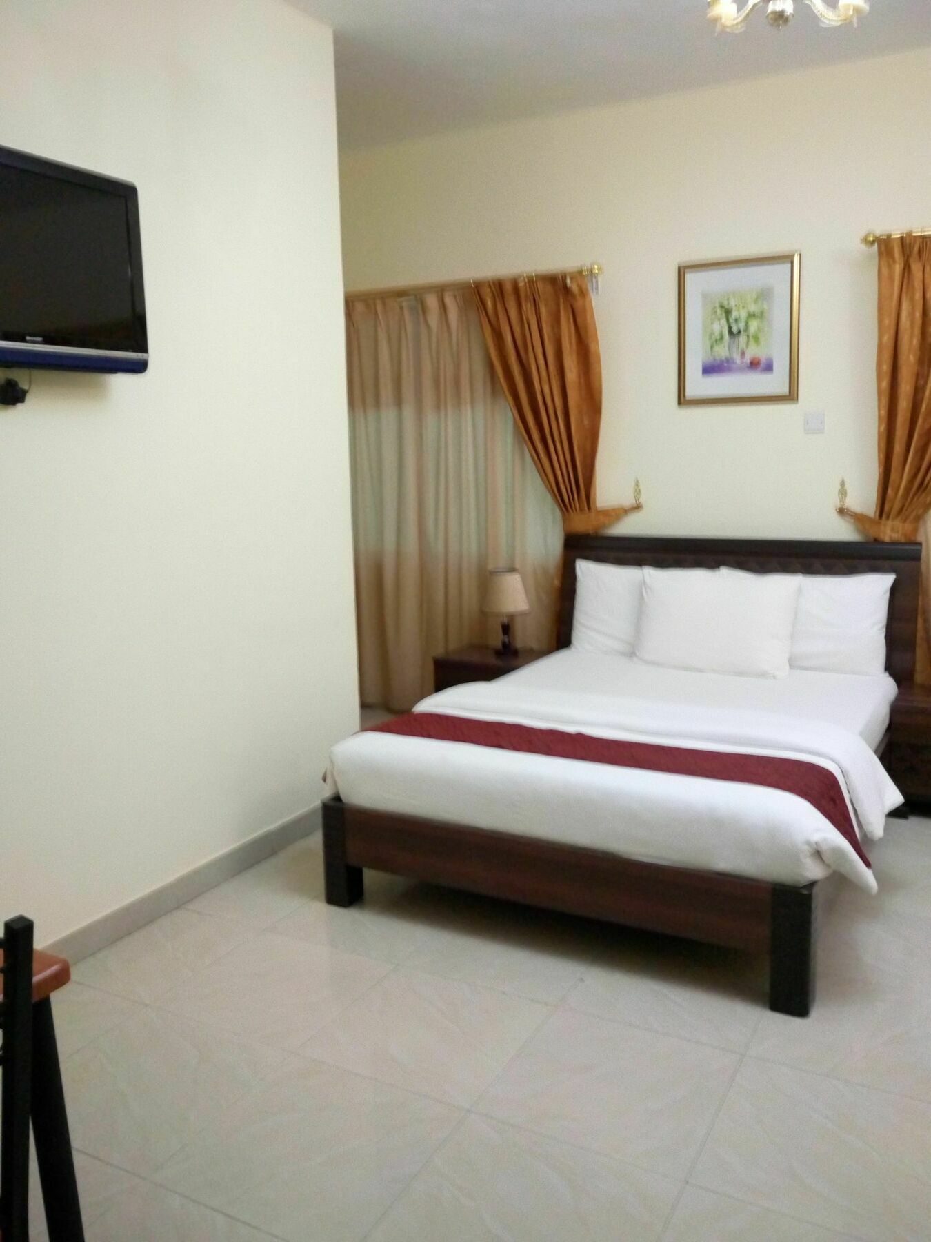 Tiger Home Hotel Apartments Muskat Bagian luar foto